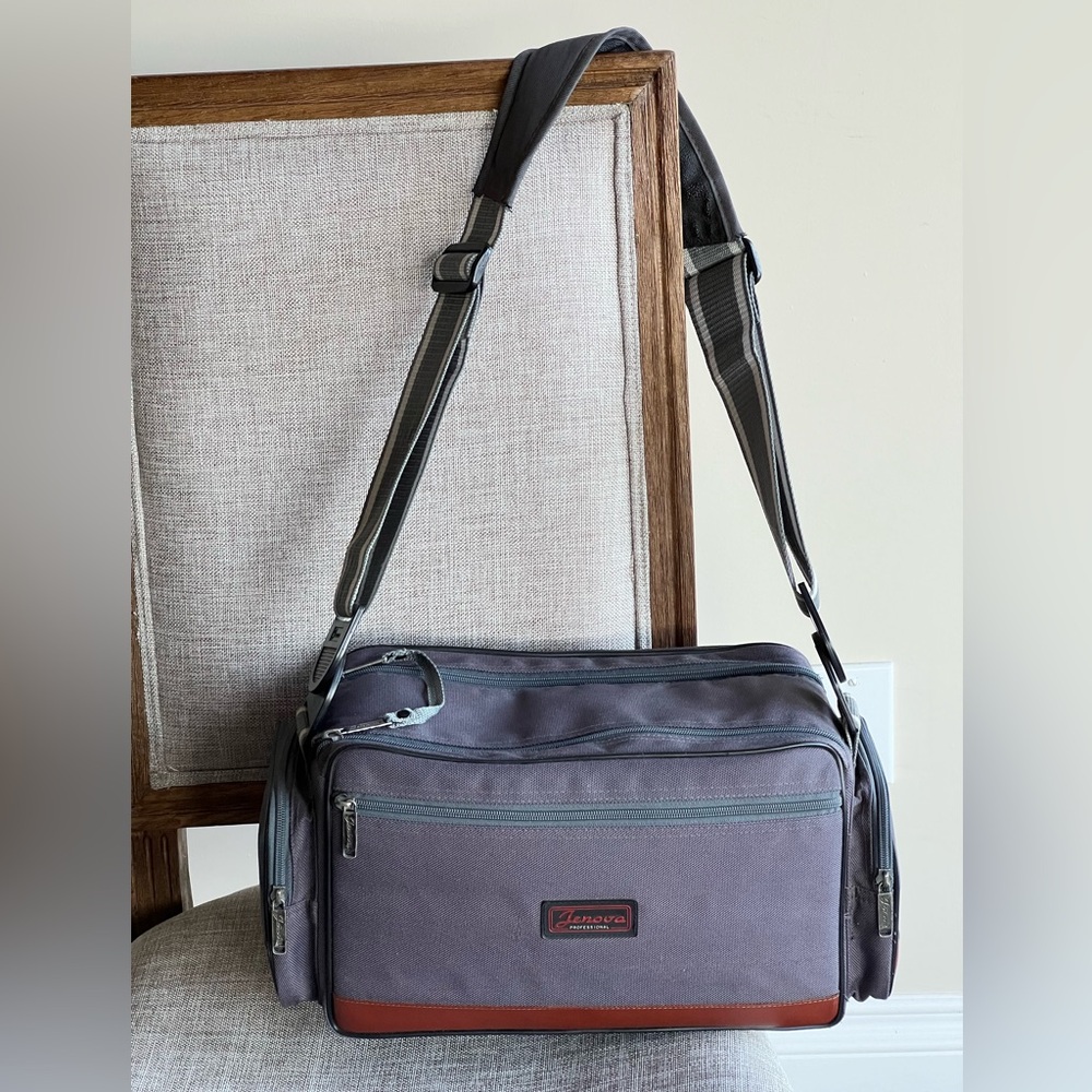 Vintage gray Lenova professional large camera shoulder bag